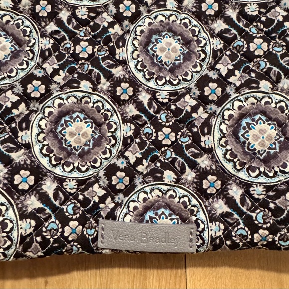 Vera Bradley Blue-Gray Medallion Quilted Pocketed Tote - Picture 3 of 5